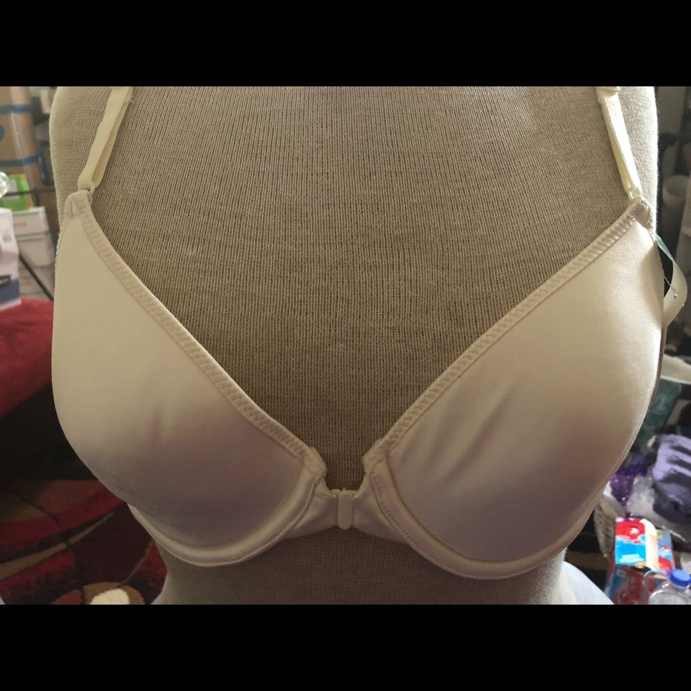 Elegant white bras padded
